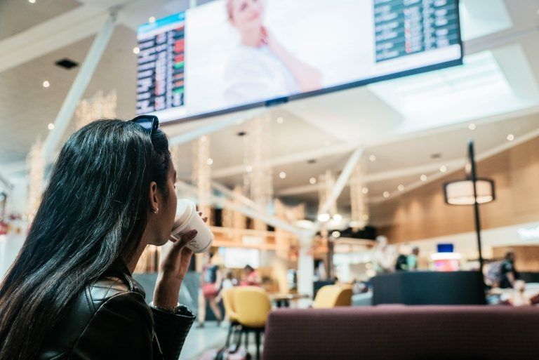 悉尼機(jī)場展示了針對(duì)廣告商的VR解決方案　攝影：jcdecaux.com