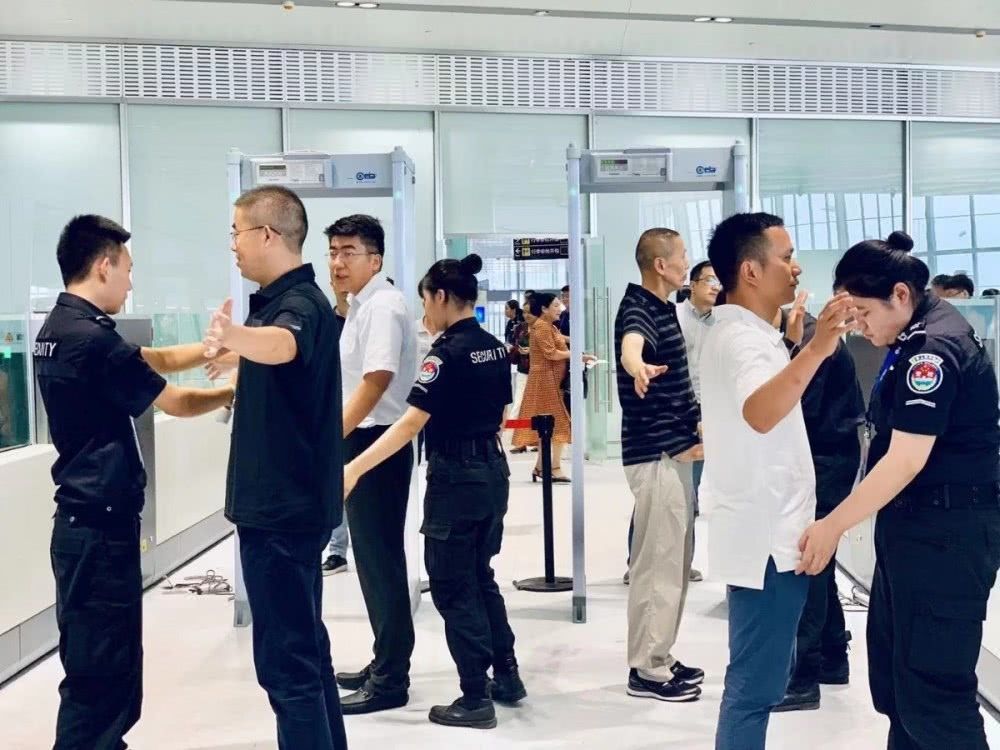 6000余人搶先體驗(yàn)大興機(jī)場(chǎng)“值機(jī)”，各種“黑科技”亮相