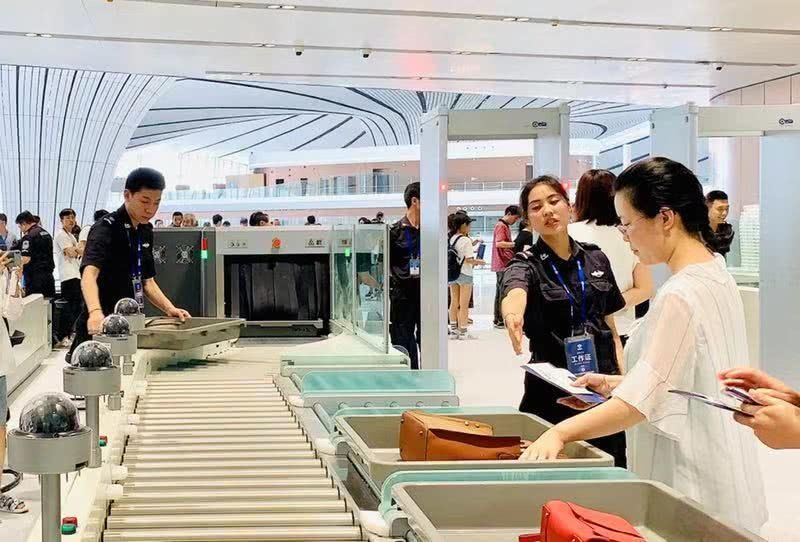 6000余人搶先體驗(yàn)大興機(jī)場(chǎng)“值機(jī)”，各種“黑科技”亮相-亞美尼亞的國(guó)際快遞