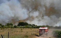法國(guó)連發(fā)多起火災(zāi)：過(guò)火面積超800公頃 1名飛行員遇難-香港國(guó)際快遞