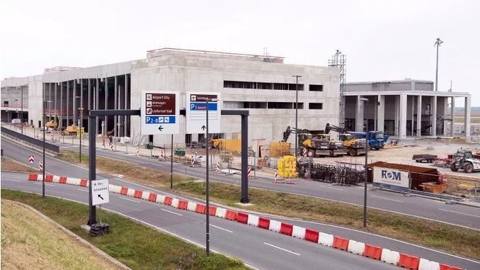 德媒：大興機場5年建完 柏林真丟人-廣州出口空運