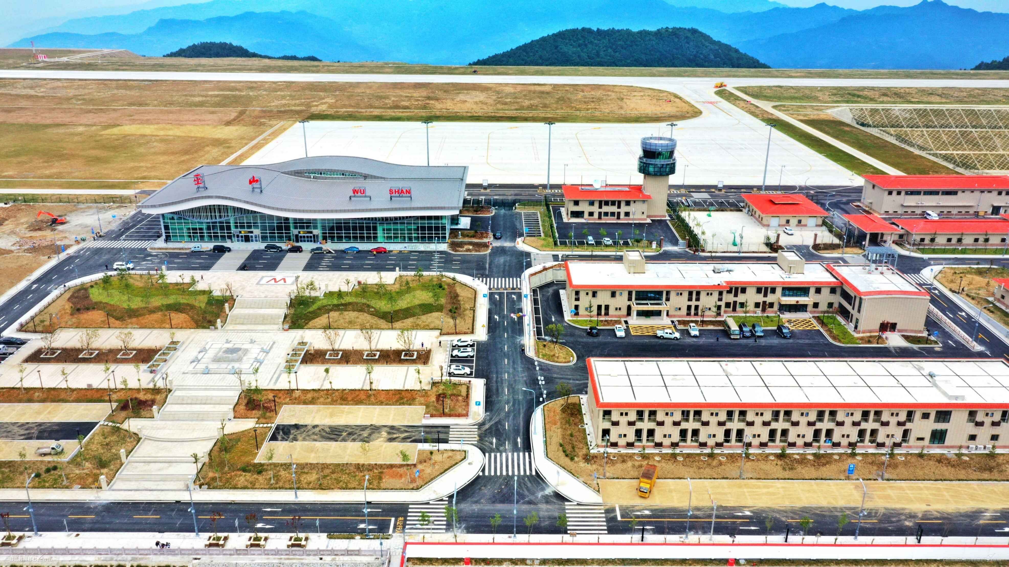 巫山機(jī)場建設(shè)工程正式通過行業(yè)驗收
機(jī)場供圖