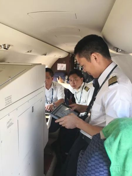 全球首次！大興機(jī)場(chǎng)第二階段飛行校驗(yàn)：雙機(jī)同時(shí)升空-上海國(guó)際快遞