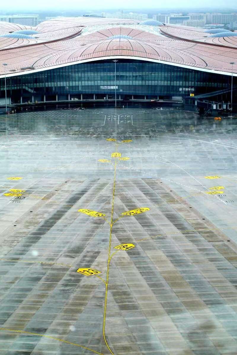 不懼“利奇馬”！華北空管保障大興機(jī)場雨中校飛-挪威空運(yùn)
