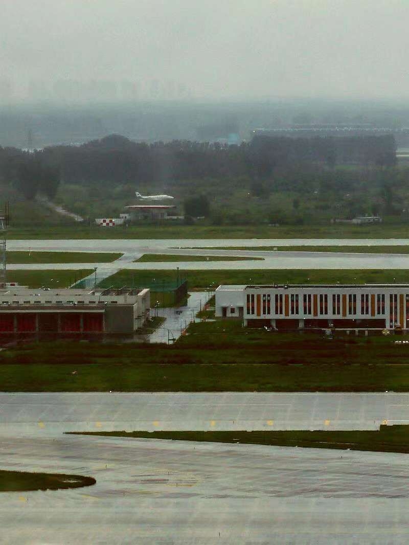 不懼“利奇馬”！華北空管保障大興機(jī)場雨中校飛-挪威空運(yùn)