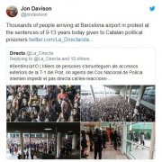 卡塔爾的空運視頻:加泰抗議者阻塞機場交通 與西班牙警方?jīng)_突