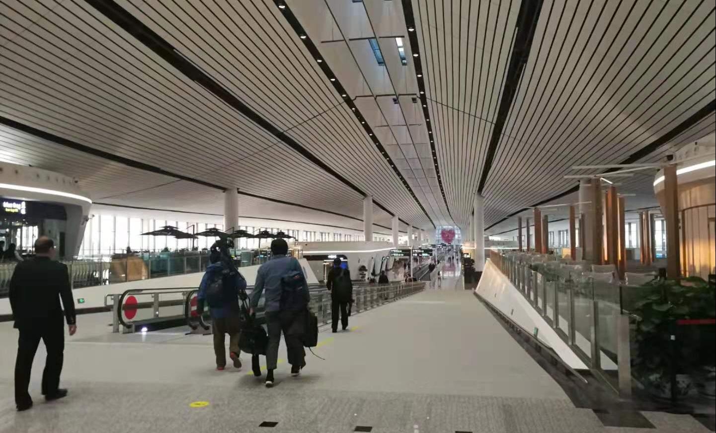 國際快遞價格-大興機場國際航線今天開航 首批旅客順利通關