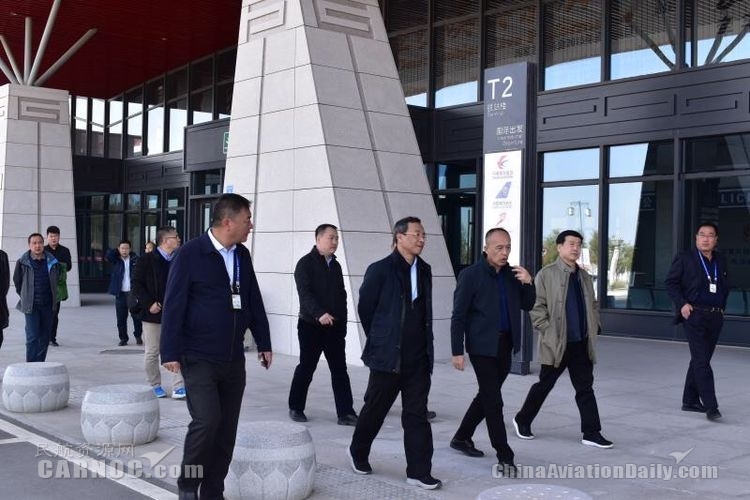 民航西北地區(qū)管理局領(lǐng)導(dǎo)調(diào)研指導(dǎo)敦煌機(jī)場(chǎng)工作