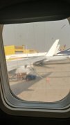伊朗的空運(yùn)價(jià)格客艙玻璃用透明膠修復(fù)？ 香料航空道歉