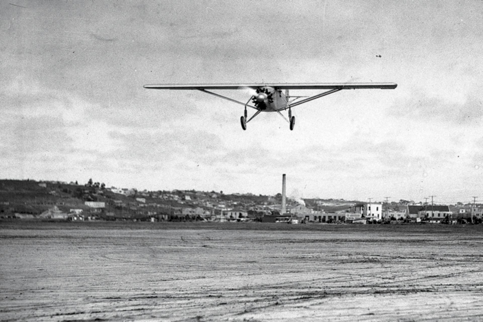 Lindbergh飛越飛機(jī)場。 （?1927年，圣迭戈聯(lián)合論壇報(bào)/祖瑪出版社）