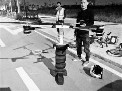 <b>東南亞國(guó)際空運(yùn)-農(nóng)民自制飛行背包上天 民航局：不能違反地方法規(guī)</b>