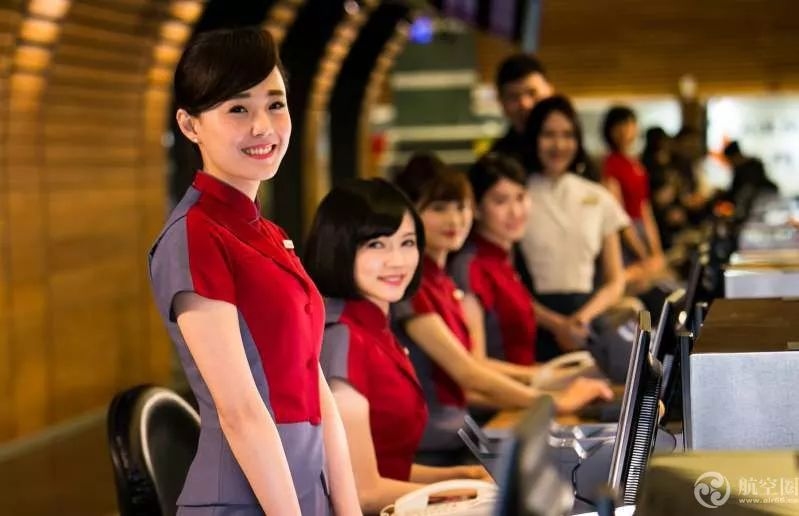 月薪7到8萬(wàn)臺(tái)幣 中華航空招募空乘6000人報(bào)名 錄取率1％