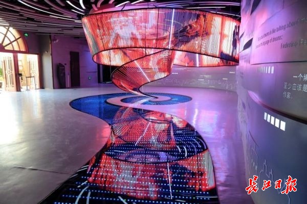 青島西海岸的這幾張名片，能為武漢發(fā)展帶來哪些啟示？