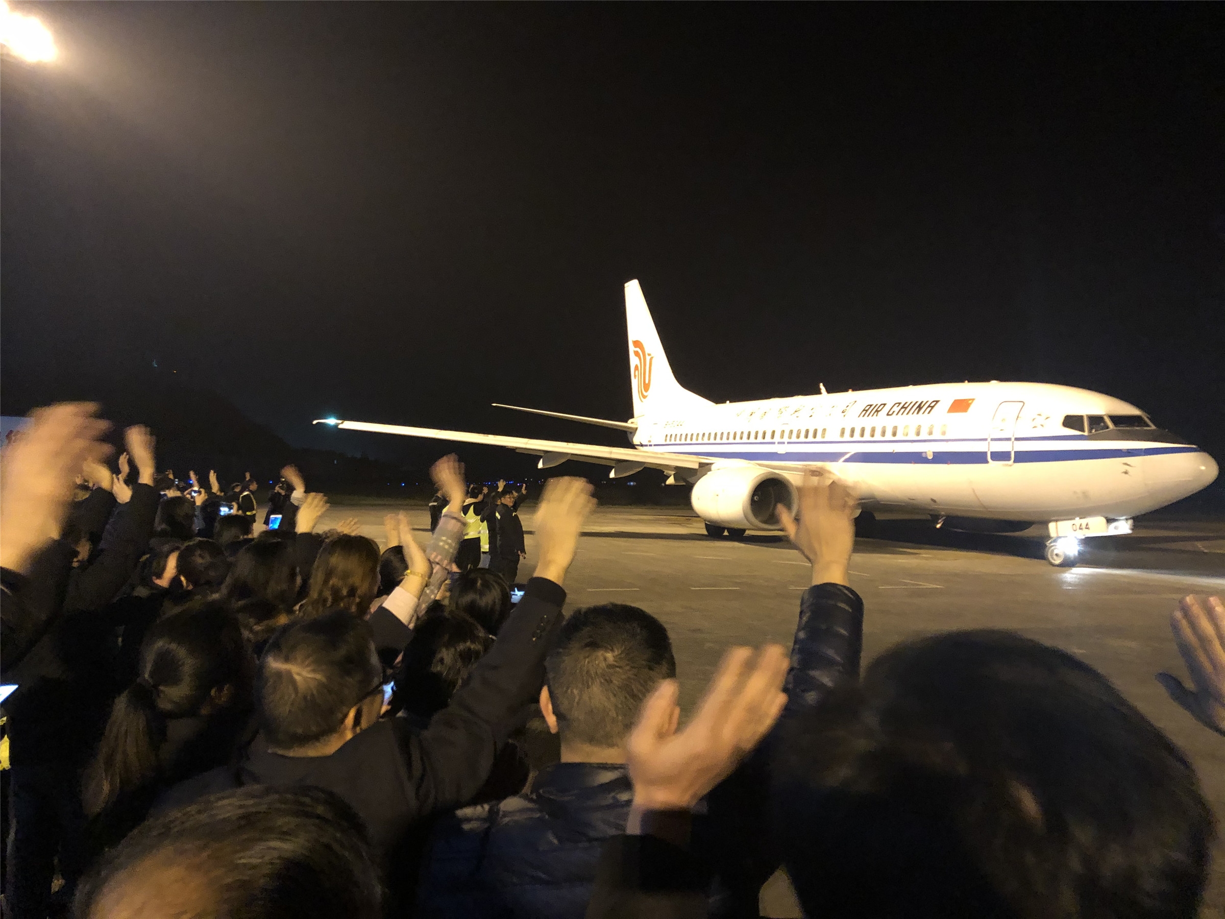 澳大利亞國際空運(yùn)-宜賓菜壩機(jī)場運(yùn)行27年后民用部分關(guān)閉，明起轉(zhuǎn)場五糧液機(jī)場