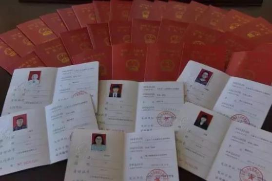 快遞員也能評(píng)職稱,網(wǎng)友:三百六十行,行行出狀元