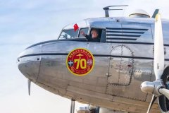 寧波海運(yùn)公司-DC-3順利到達(dá)大興機(jī)場(chǎng)，兩航起義紀(jì)念飛行圓滿完成！