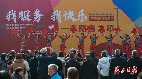 母女上陣、三代同臺，這場文藝演出很溫馨