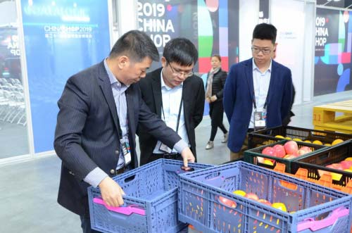 現(xiàn)場(chǎng)展示可折疊、易清洗生鮮筐