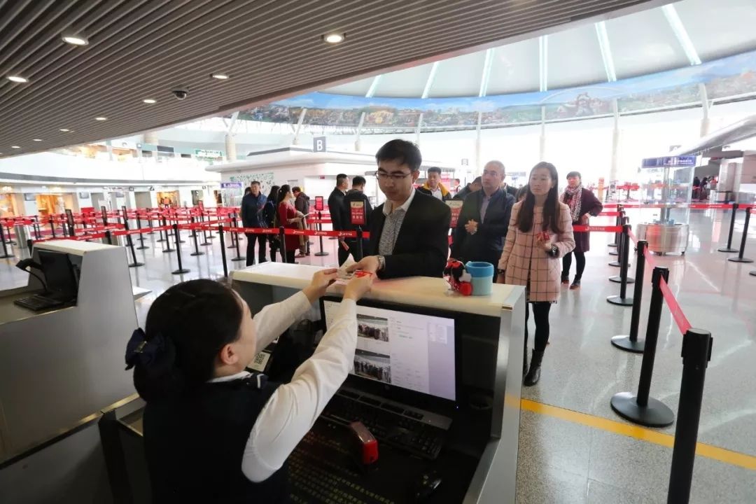 紐約國際空運(yùn)-鄂爾多斯機(jī)場2019年累計查獲違禁物品68575件
