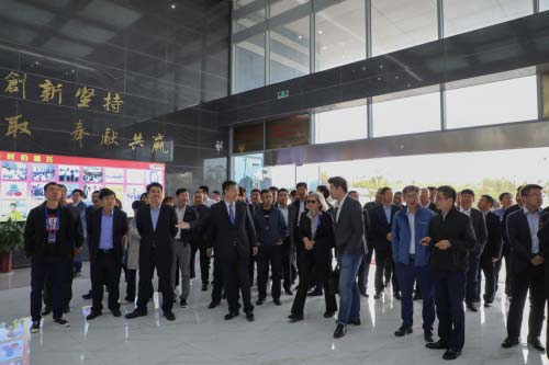 國際貨代公司-惠龍易通五周年獻(xiàn)禮拉開組建應(yīng)急物流運(yùn)輸保障車隊(duì)序幕