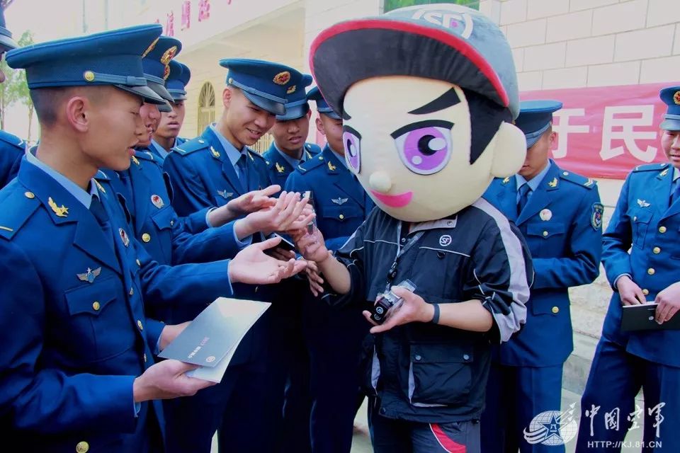 空軍與地方物流企業(yè)簽訂戰(zhàn)略合作協(xié)議一年來，補齊了哪些短板？