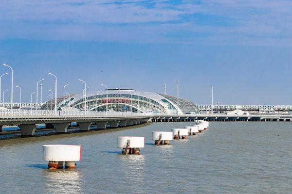 伊朗空運(yùn)-吳淞口郵輪港見證上海國際航運(yùn)中心建設(shè)