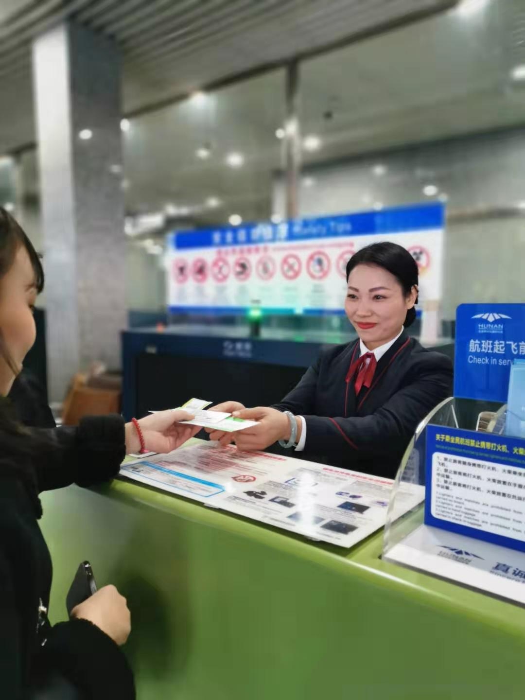 張家界機(jī)場(chǎng)預(yù)計(jì)運(yùn)輸旅客18.5萬(wàn)人次　攝影：李振樺