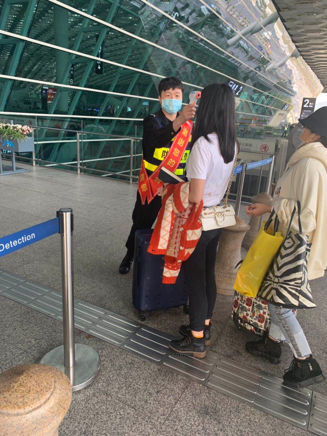 約旦的國際快遞-深圳機場航站樓19個入口全部實施體溫檢測
