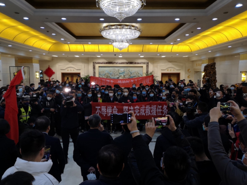 山航搭載山東首批醫(yī)療救援隊馳援武漢