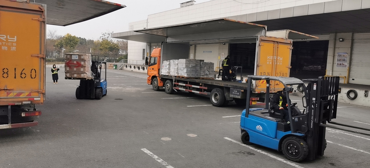 一點資訊包機