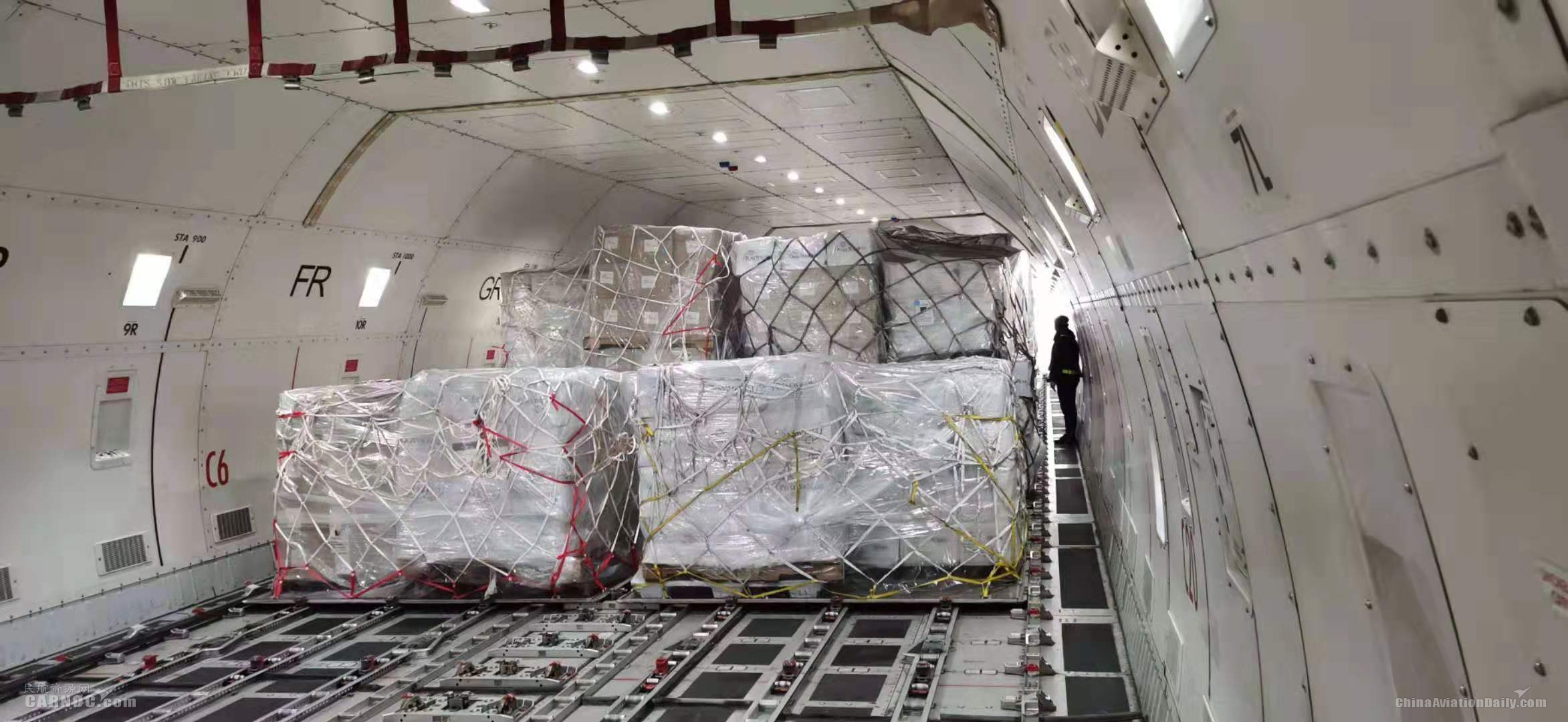 北美國際空運-一點資訊海外馳援專機抵達無錫，10萬件防疫護具即將投入疫區(qū)使用