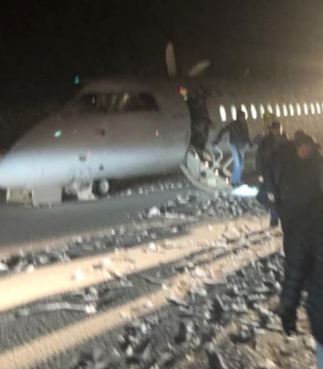 西捷航空客機降落時起落架坍塌