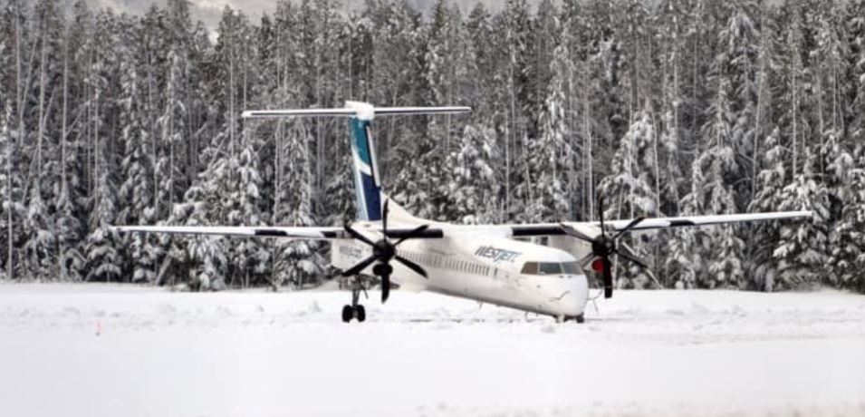 泰勒斯機場當(dāng)天下雪