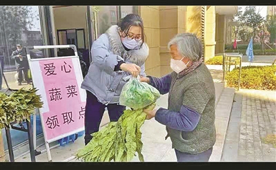 鄞州君睿社區(qū)有個“愛心蔬菜領取點”