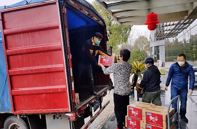 上?？者\-馳援武漢！ 上海領(lǐng)海挪華捐贈可供18000名醫(yī)生食用的壓縮餅干