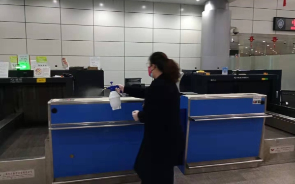 伊拉克空運-黃山機場：同心協(xié)力 并肩嚴守戰(zhàn)“疫”重要哨位