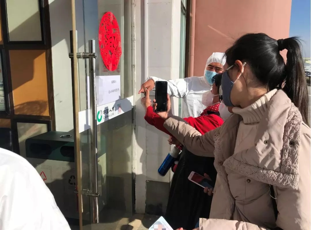 上?？者\(yùn)公司-云南機(jī)場全面落實(shí)公共場所掃碼出入制度