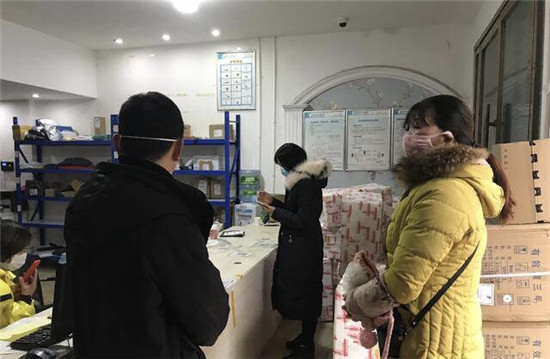 上海貨運(yùn)公司-洪雅縣快遞行業(yè)全面恢復(fù)運(yùn)營(yíng) 市民可正常投遞