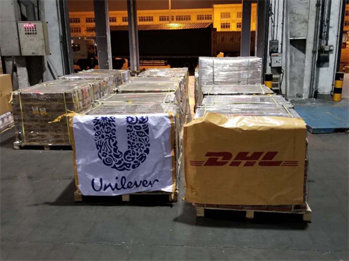 （2月7日，聯(lián)合利華首批防疫物資抵達(dá)上海）