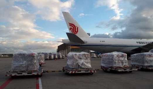 民航局組織航空公司“跨境接力” 安全高效完成16臺ECMO緊急運輸任務(wù)