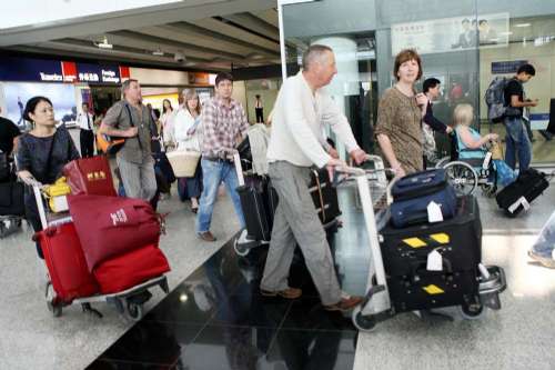 非洲國際空運(yùn)-港機(jī)場(chǎng)去年客量5400萬升5.9%