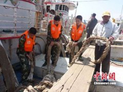 阿聯(lián)酋海運福建南青嶼邊防緊急救助臺輪4名遇險船員