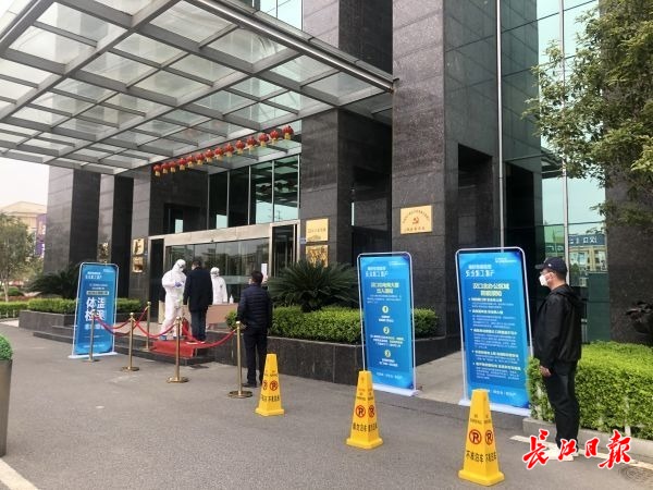 漢口北率先恢復(fù)通達(dá)全省物流專線，首日發(fā)貨5000件