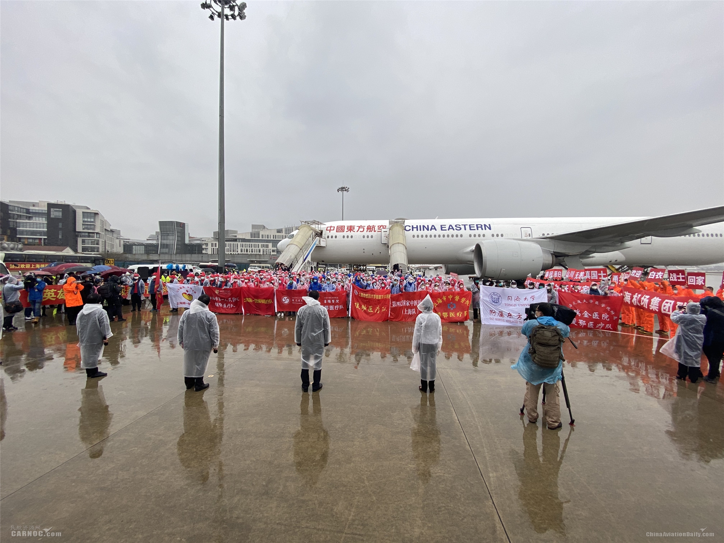 哈薩克斯坦空運(yùn)最大規(guī)模！中國民航51架包機(jī)接7000余名援鄂醫(yī)護(hù)人員回家