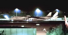 空運(yùn)價(jià)格表視頻:世界最大飛機(jī)AN-225降落天津機(jī)場(chǎng) 將為波蘭運(yùn)送400噸物資