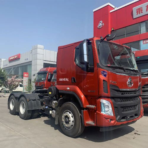 2.8m平頂駕駛室，自重輕至7.6T的乘龍H5平頂牽引車了解下？