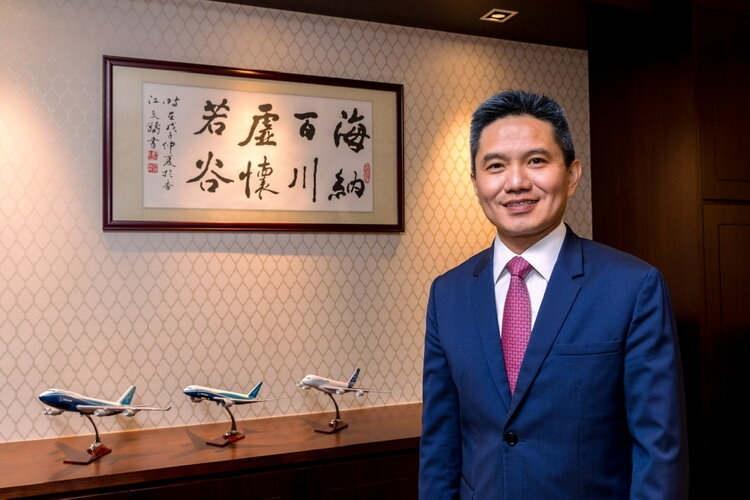 香港商人成為亞洲航空第三大股東！撲克冠軍4億港元進(jìn)股亞航